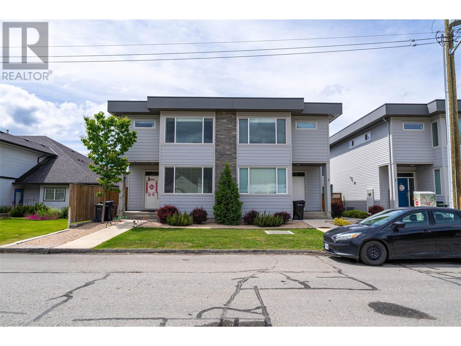 Property Photo:  2802 40 Street 1  BC V1T 6J7 