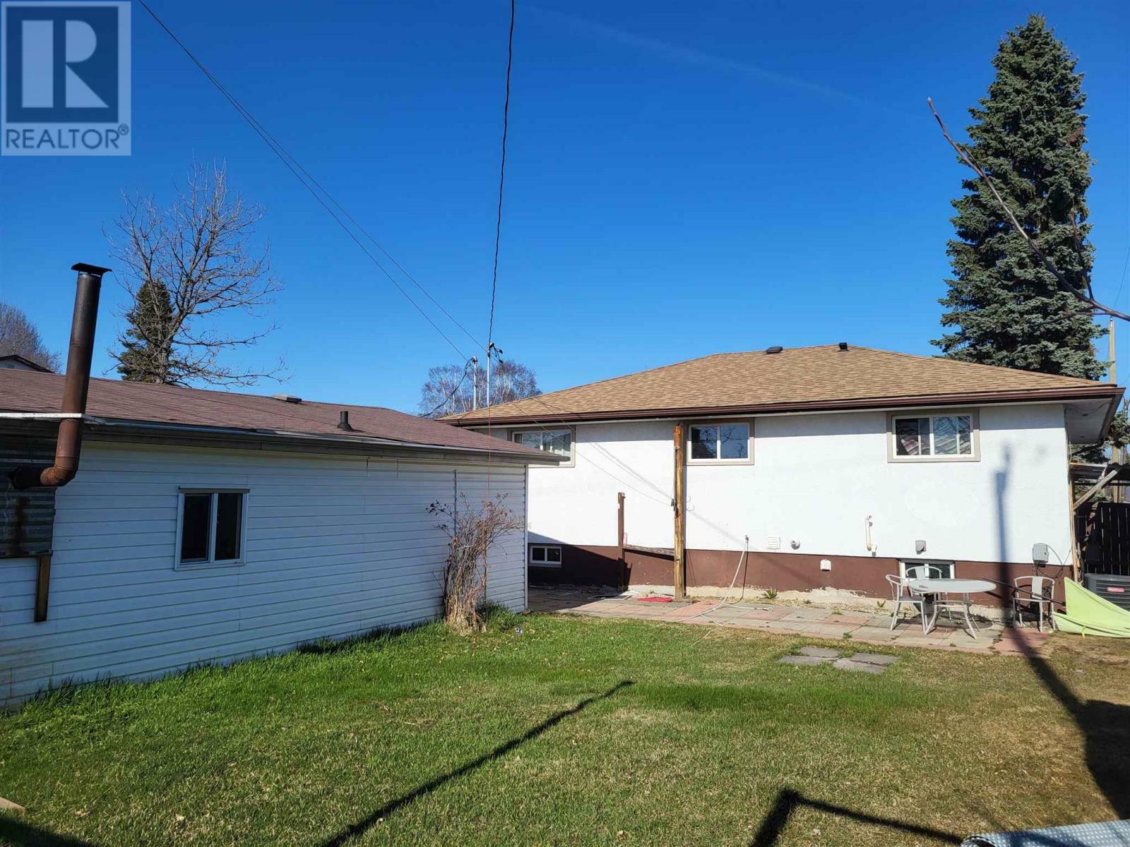 Property Photo: 116 Huntington Ct ON P7C 2B4