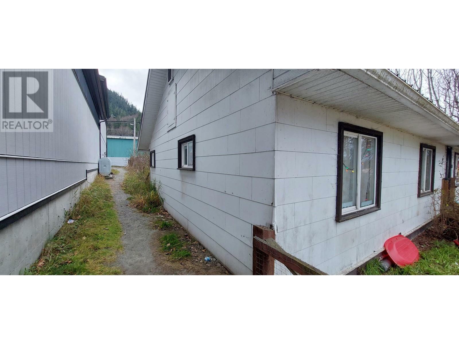 Property Photo: 633 Cliff Street BC V0T 1C0