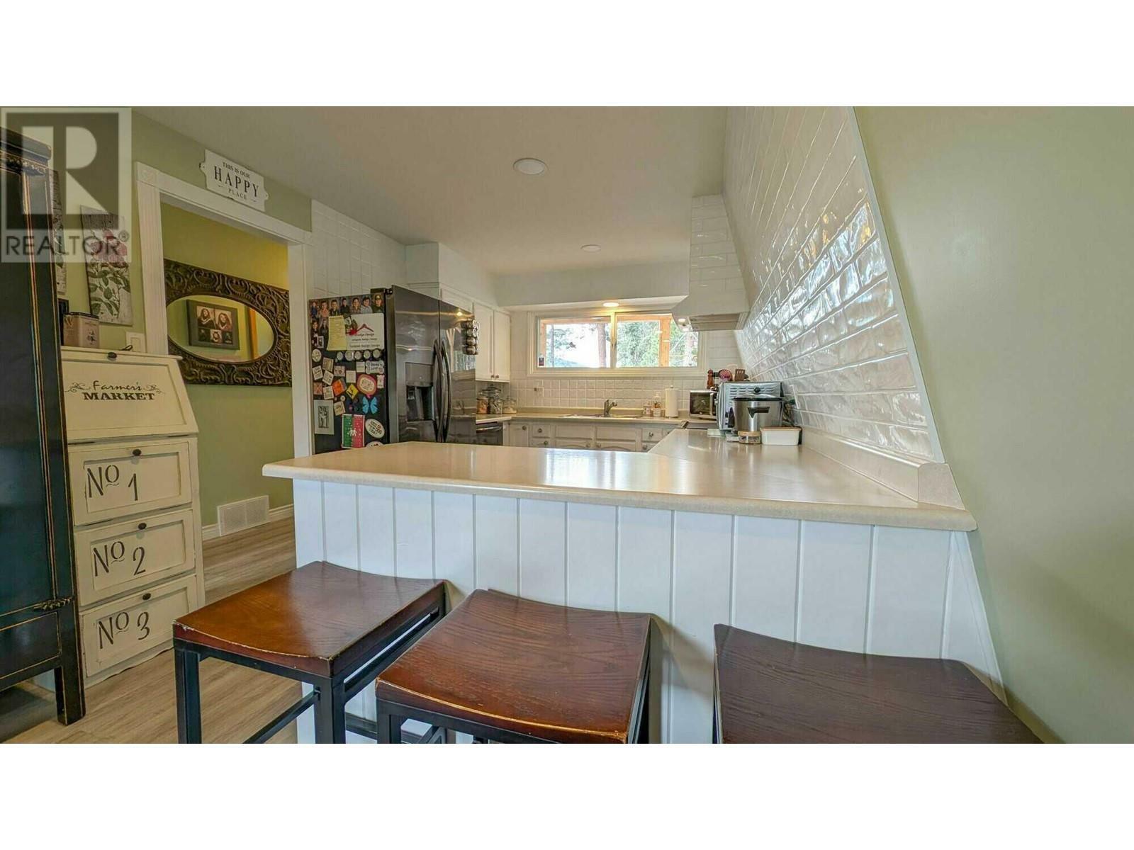 Property Photo: 483 305 Street BC V1A 3H7