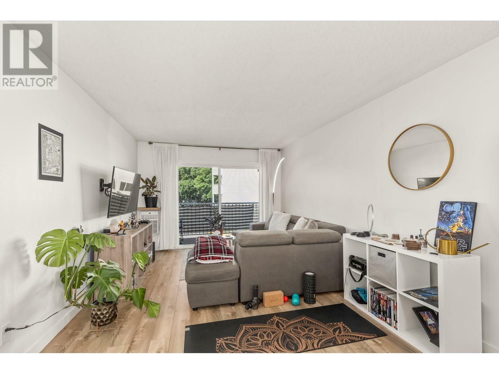 Property Photo: 395 Franklyn Road 304 BC V1X 5X8