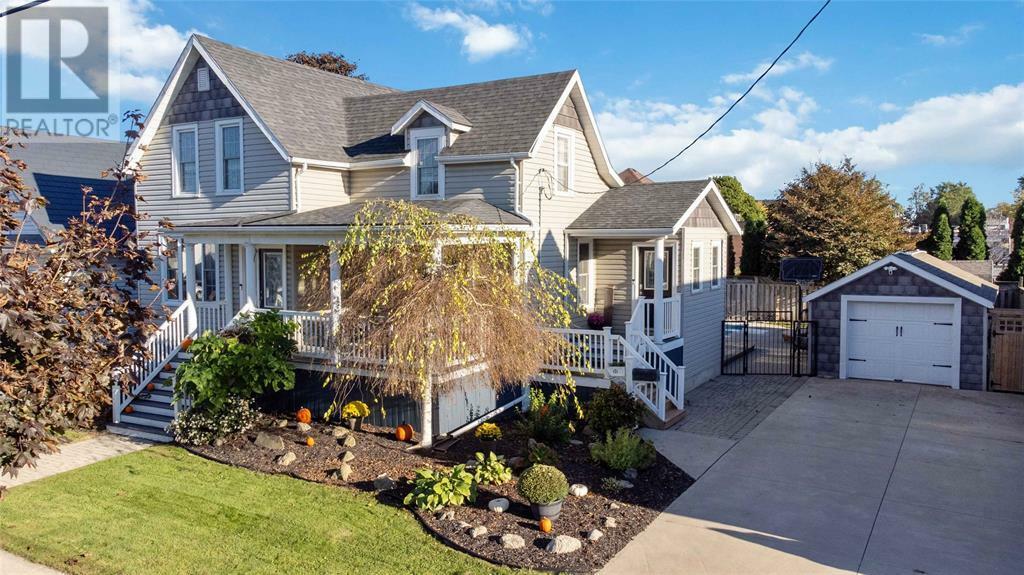 Property Photo:  721 Elizabeth Street  ON N8A 3A1 