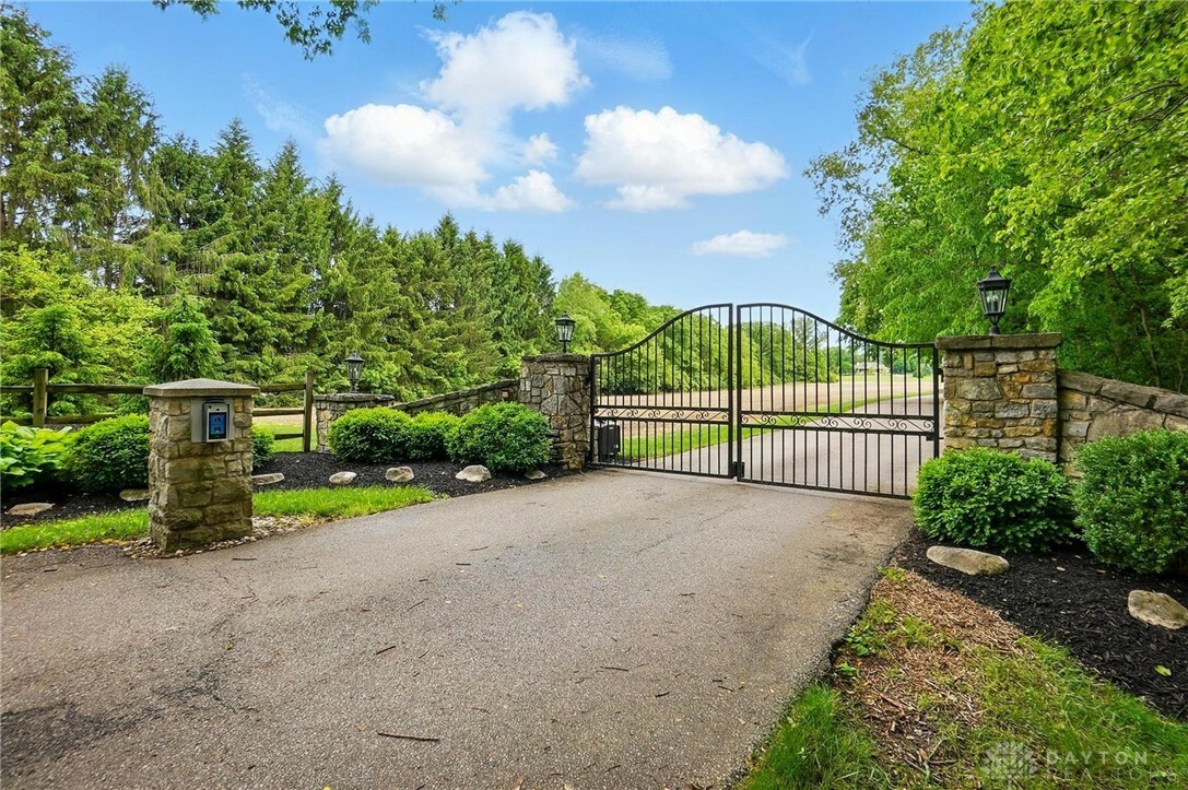 Property Photo: 508 E Lower Springboro Road OH 45066
