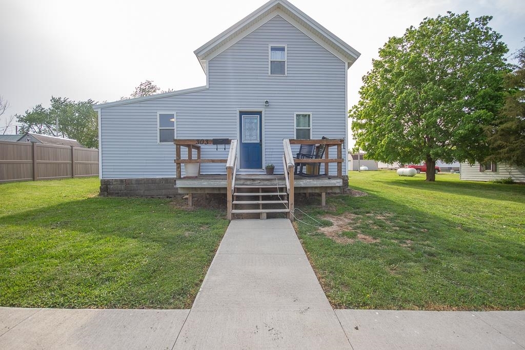 303 Summit Street  Onslow IA 52321 photo