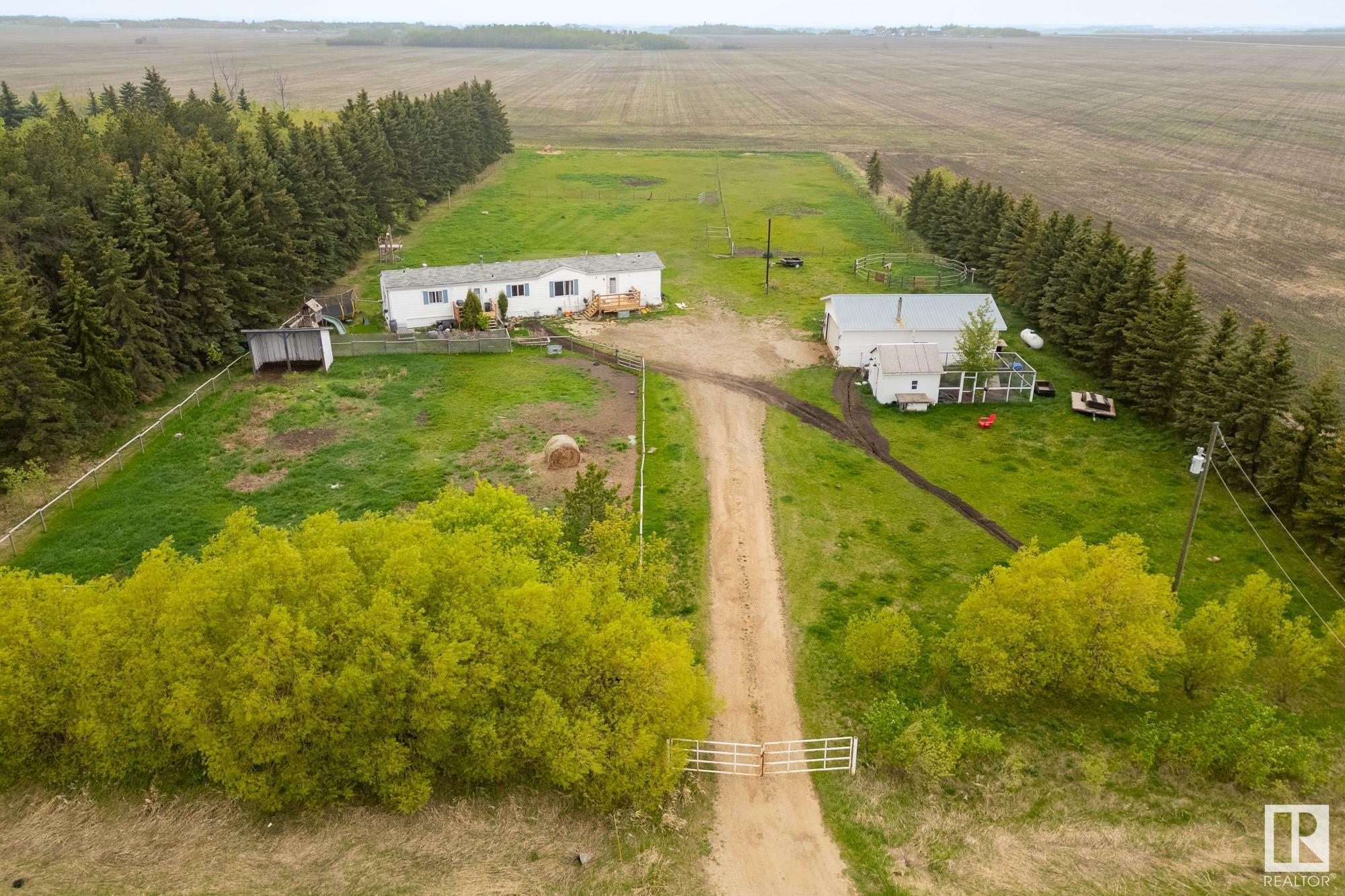 55524 Rge Road 261  Rural Sturgeon County AB T8R 1P4 photo