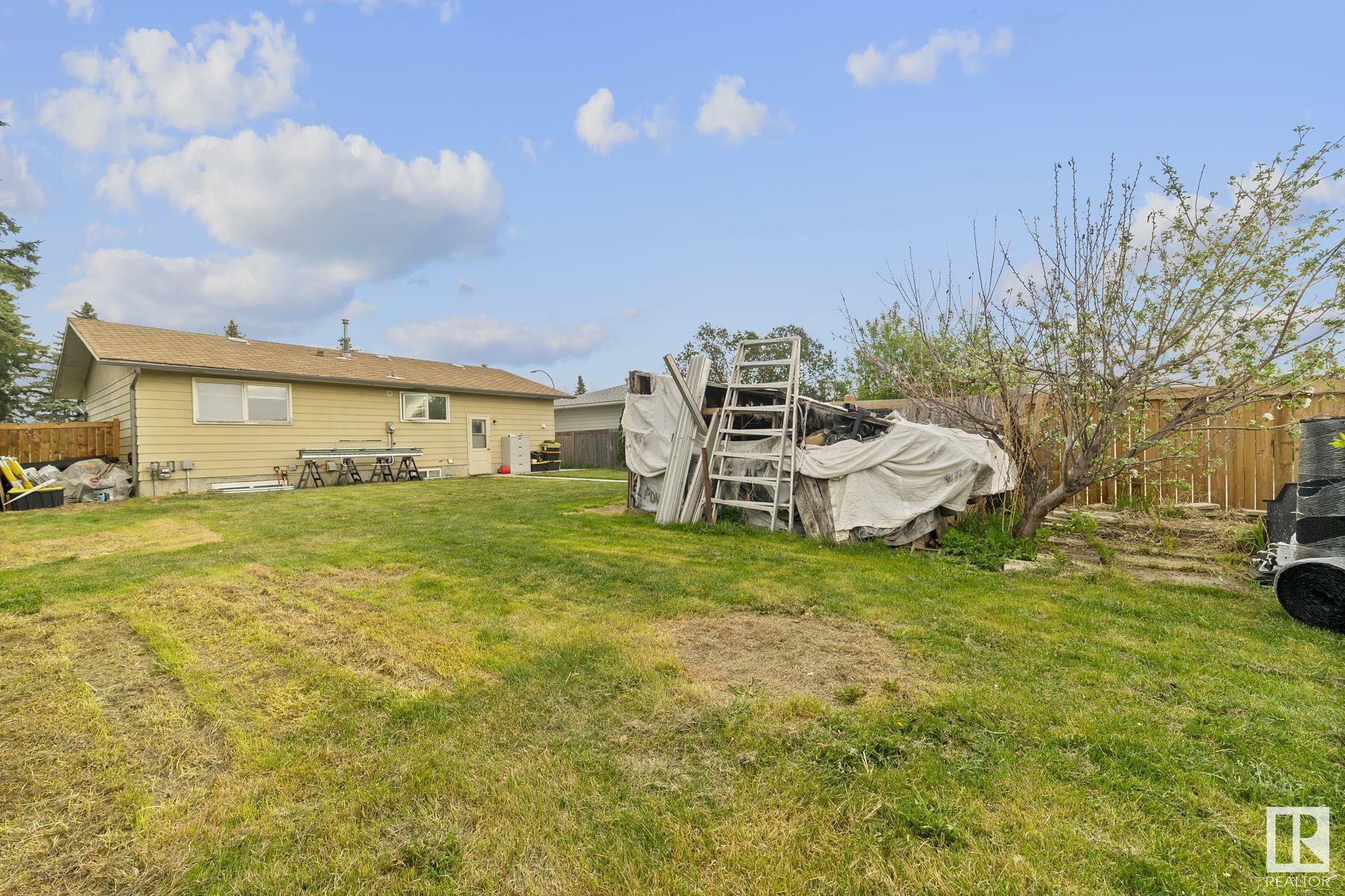 Property Photo:  936 Knottwood NW  AB T6K 3C2 
