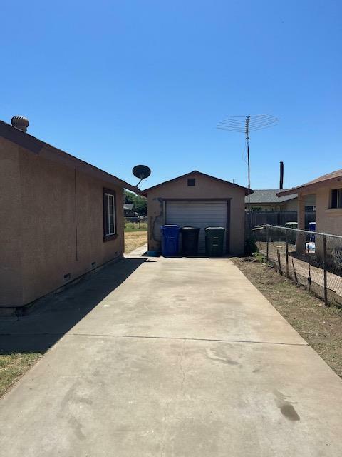 Property Photo:  12895 School Ave  CA 93615 