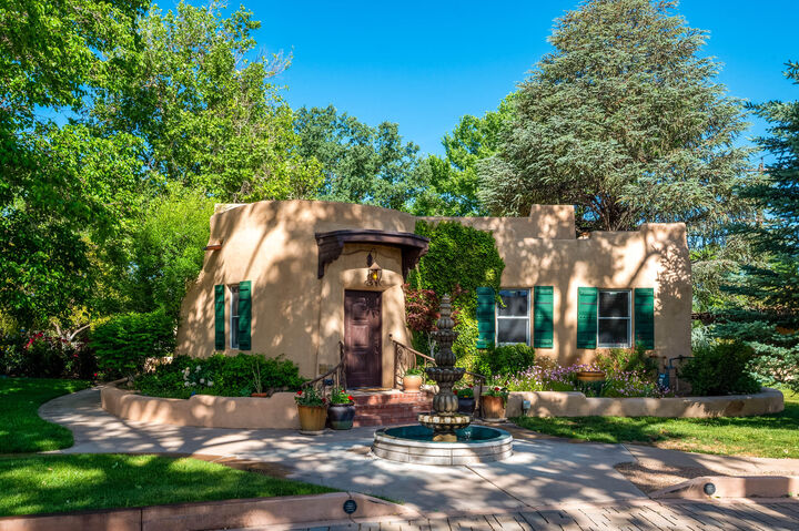 Property Photo: 1122 Green Valley Road NW NM 87107