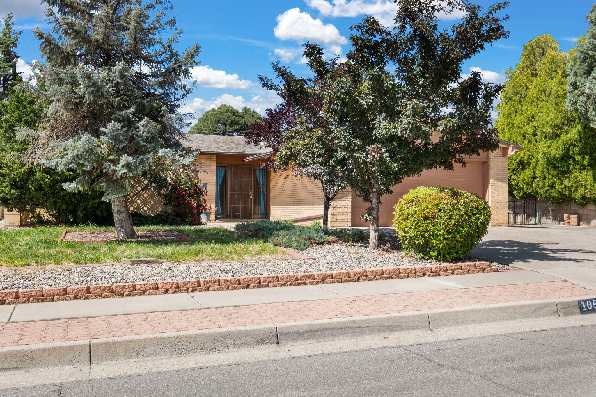 Property Photo: 10505 Hendrix Avenue NE NM 87111