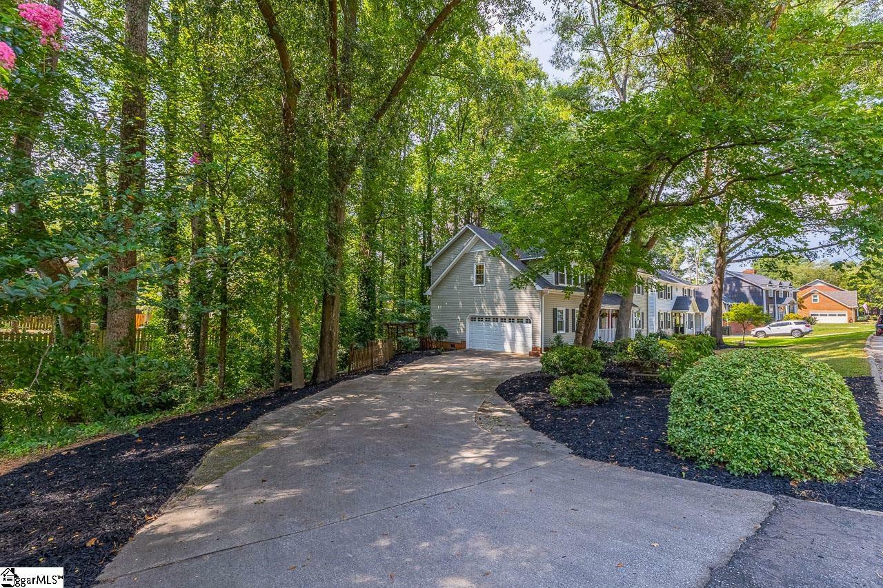 Property Photo: 215 E Shefford Street SC 29650