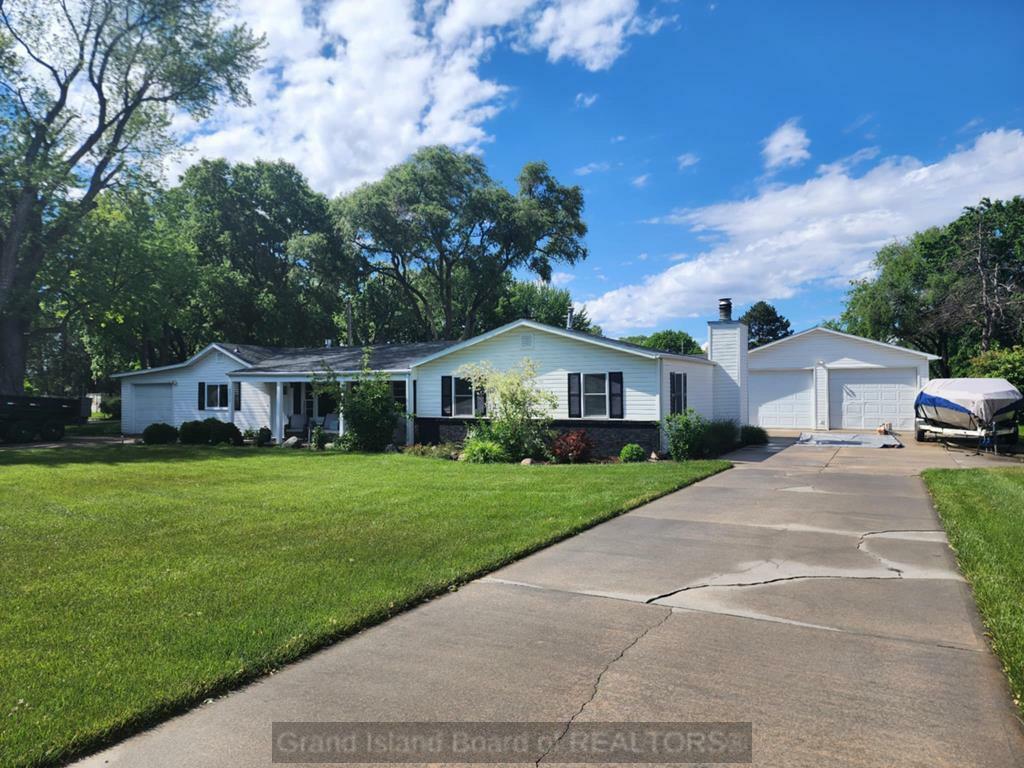 Property Photo: 2512 Pioneer Blvd NE 68801