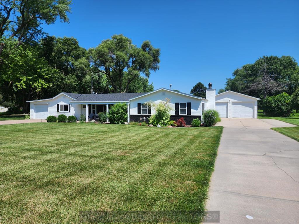 2512 Pioneer Blvd  Grand Island NE 68801 photo