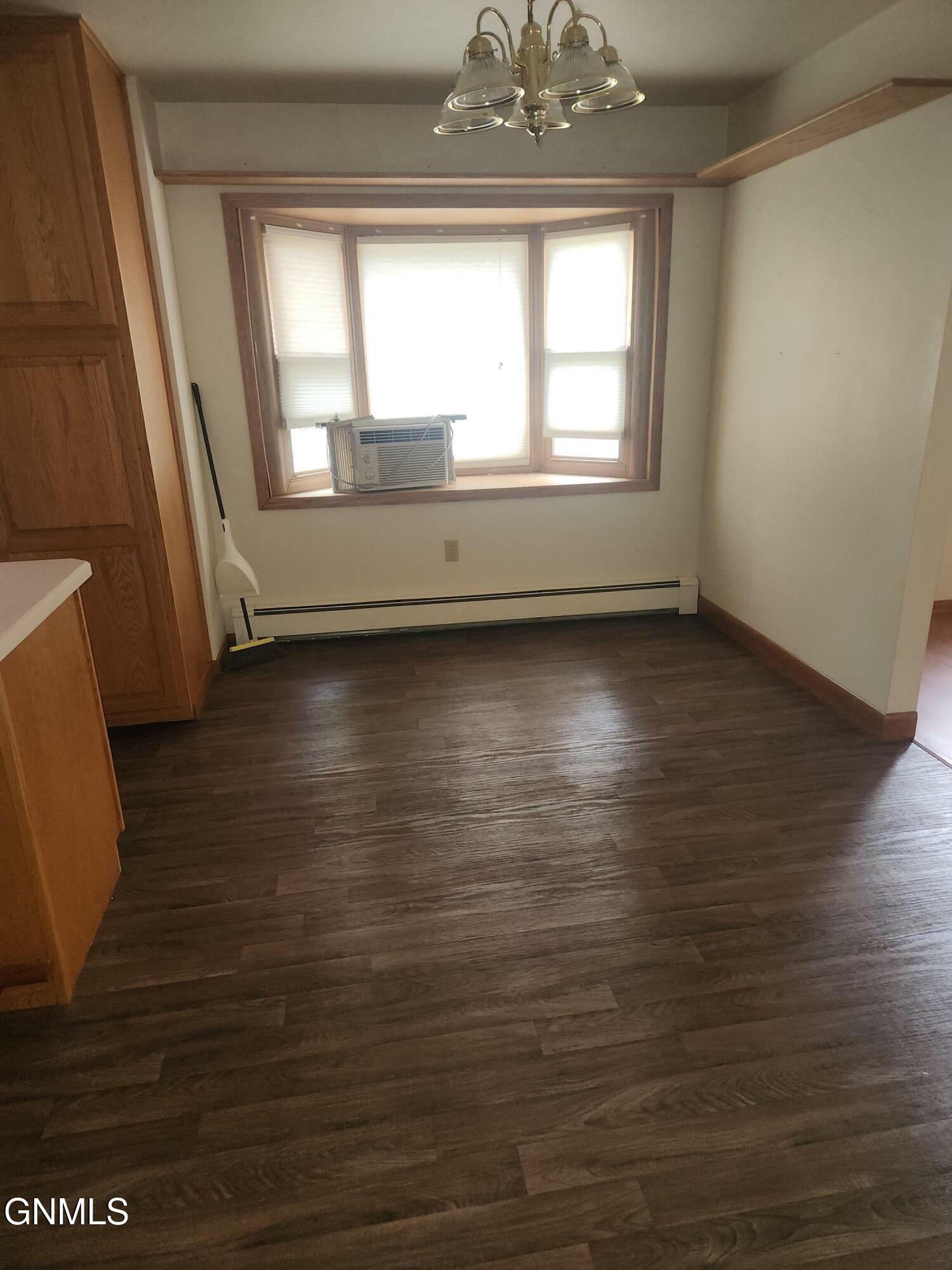 Property Photo:  214 3rd Avenue E  ND 58562 