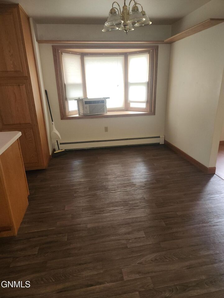 Property Photo:  214 3rd Avenue E  ND 58562 