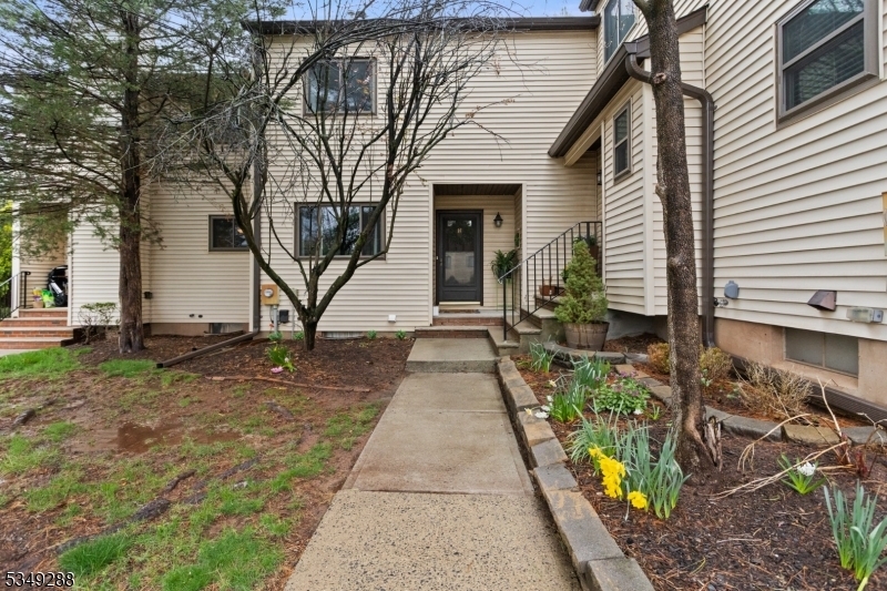 Property Photo: 14 Cedar Ct NJ 08822