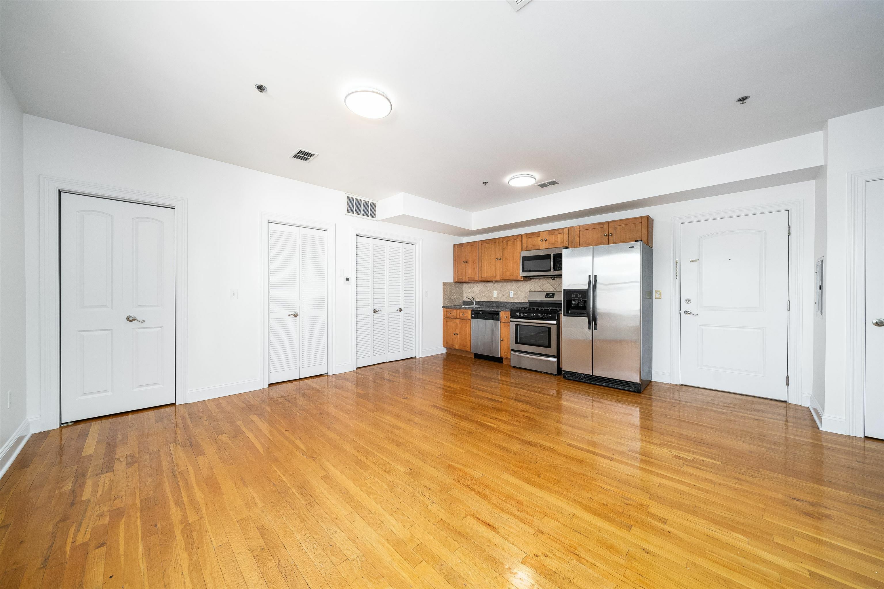 Property Photo: 528 47th St 4D NJ 07047