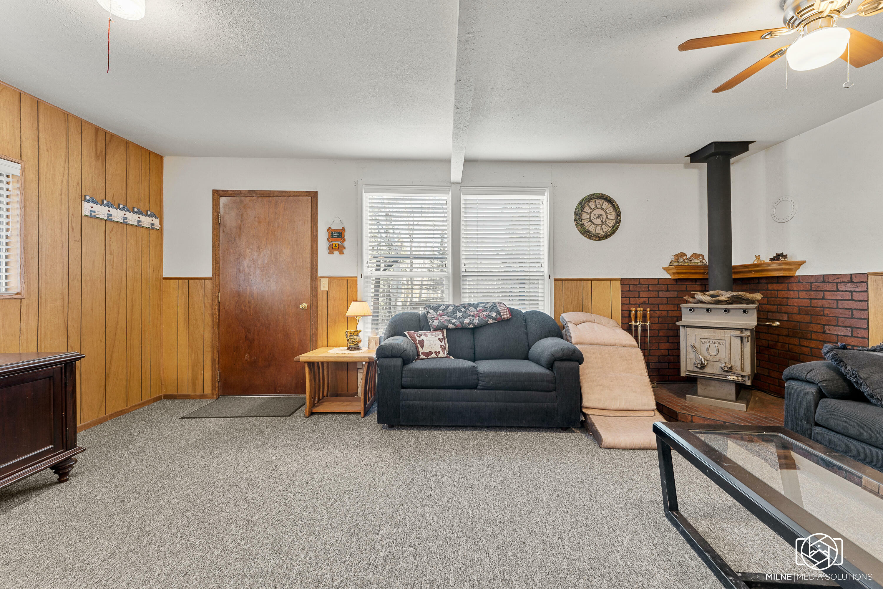 Property Photo: 887 W Hummingbird Dr UT 84759