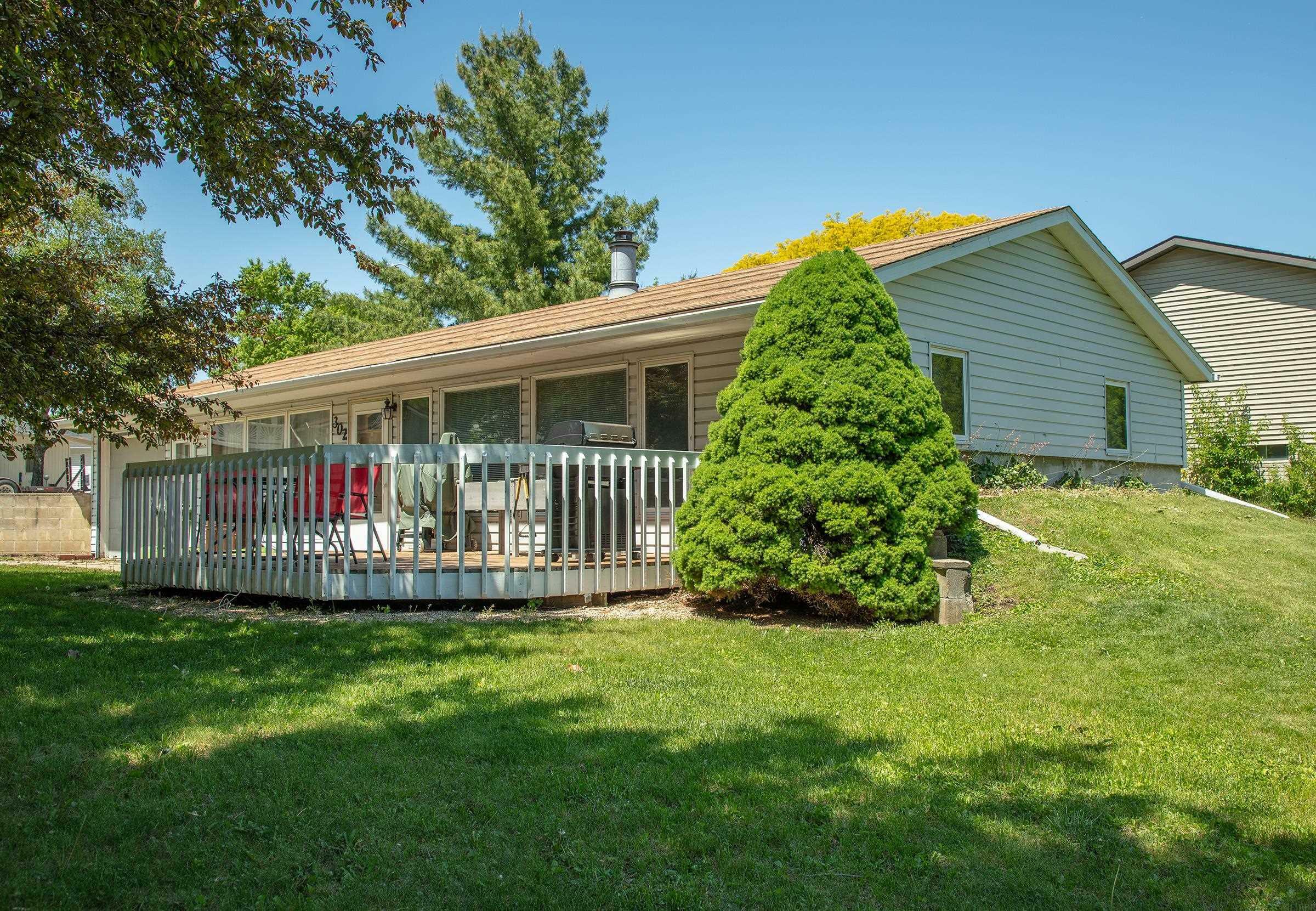 Property Photo: 302 Oak Street IA 50677