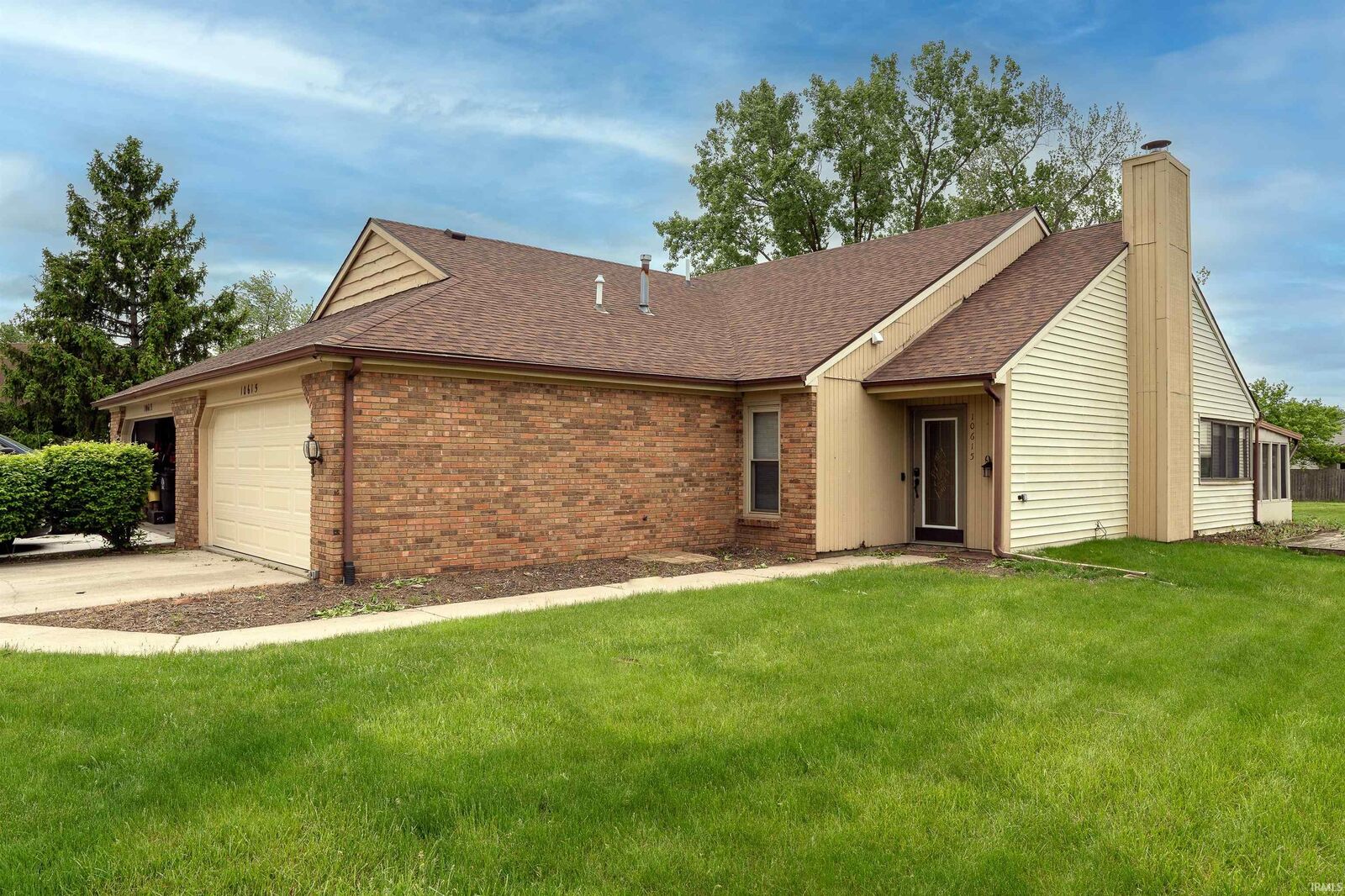 Property Photo: 10615 Wild Flower Place IN 46845-6603