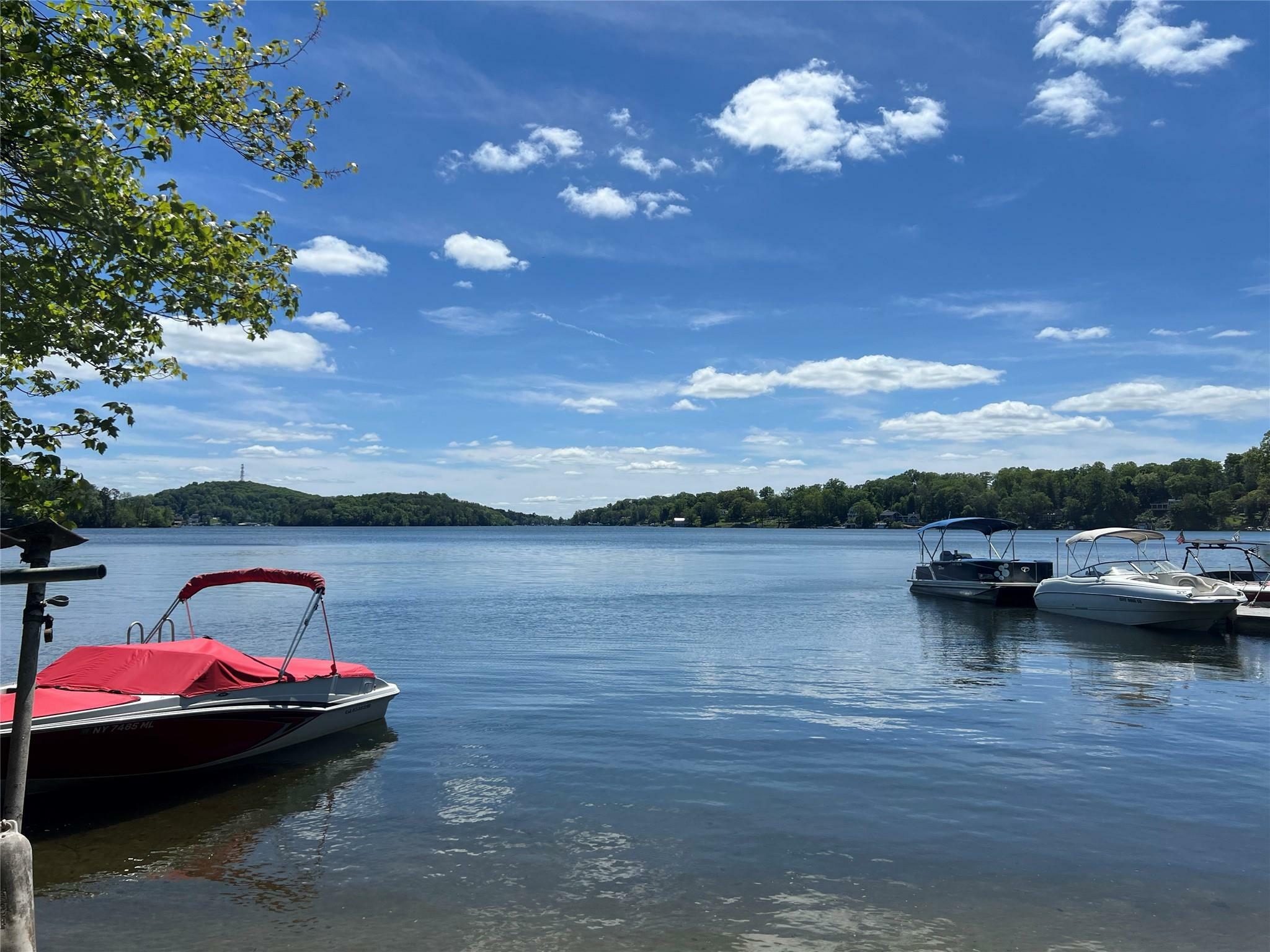 Property Photo:  500 North Lake Boulevard N  NY 10541 