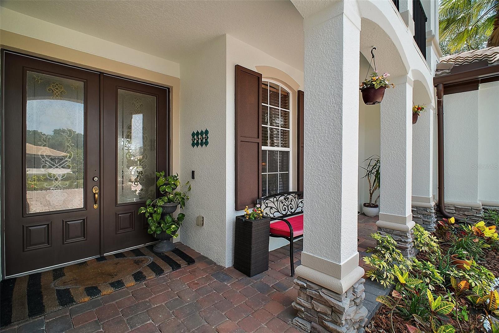 Property Photo: 5683 Bassett Place FL 32771