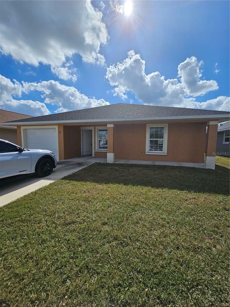 Property Photo: 1544 Blue Bayou Circle FL 33570