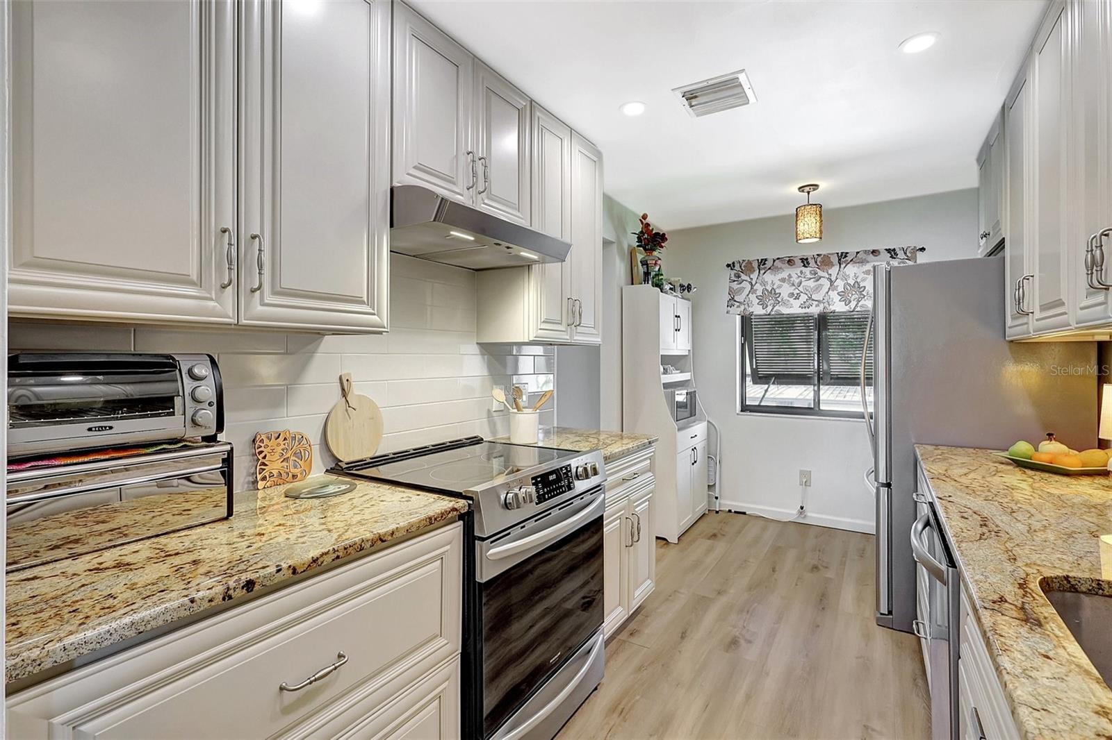 Property Photo: 4646 Longwater Chase 98 FL 34235