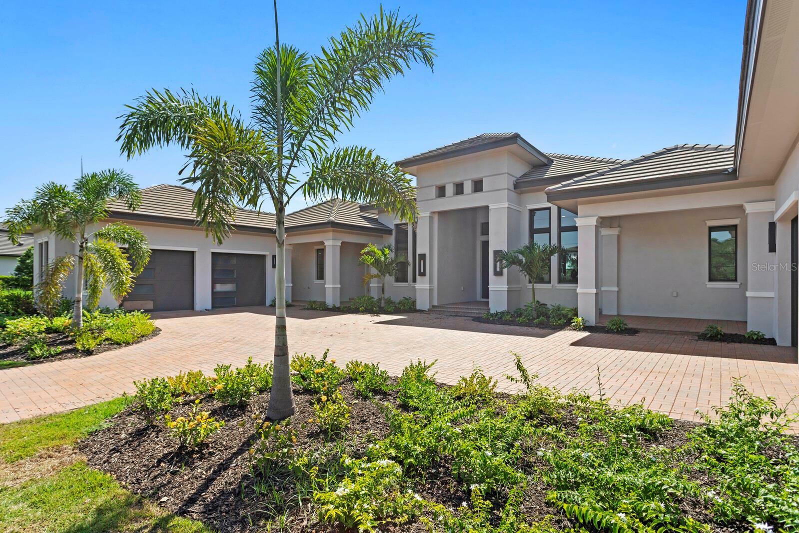 Property Photo:  3212 Signet Court  FL 34240 