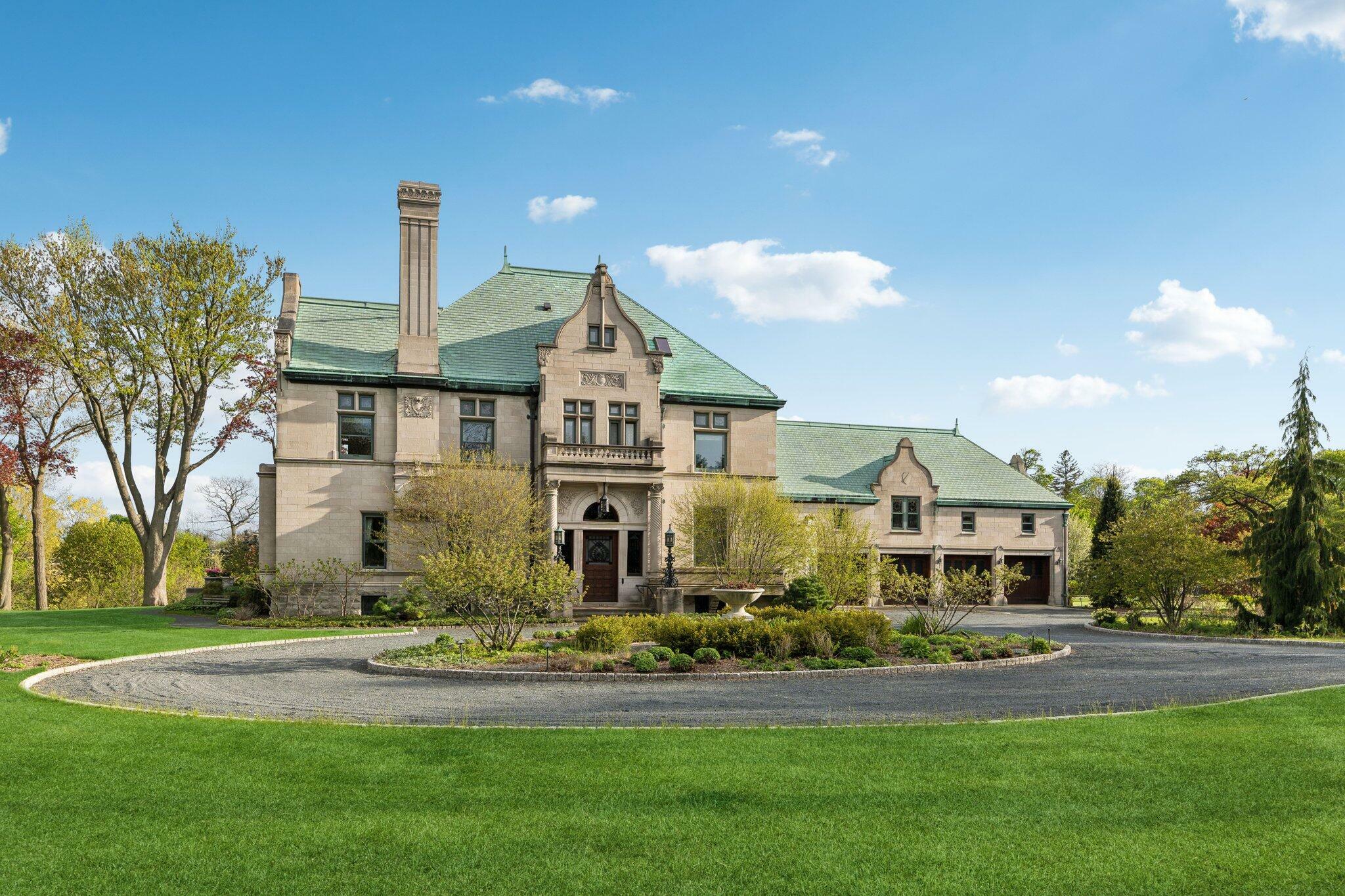 Property Photo:  3432 N Lake Dr  WI 53211 