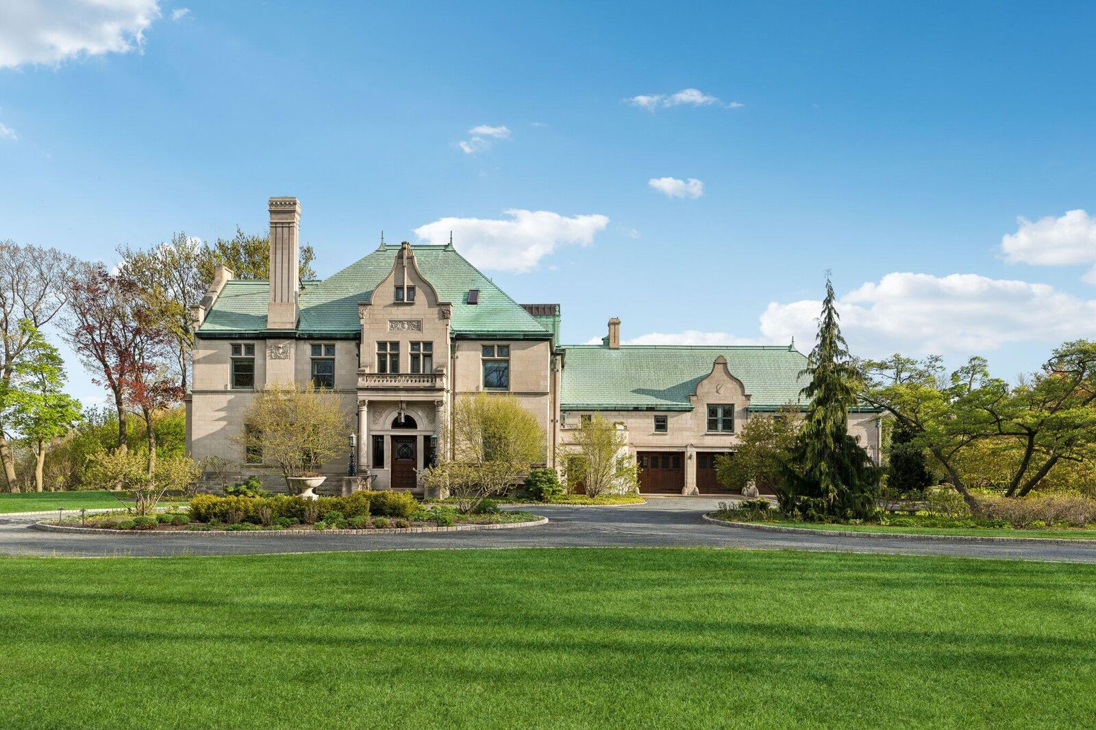 Property Photo:  3432 N Lake Dr  WI 53211 