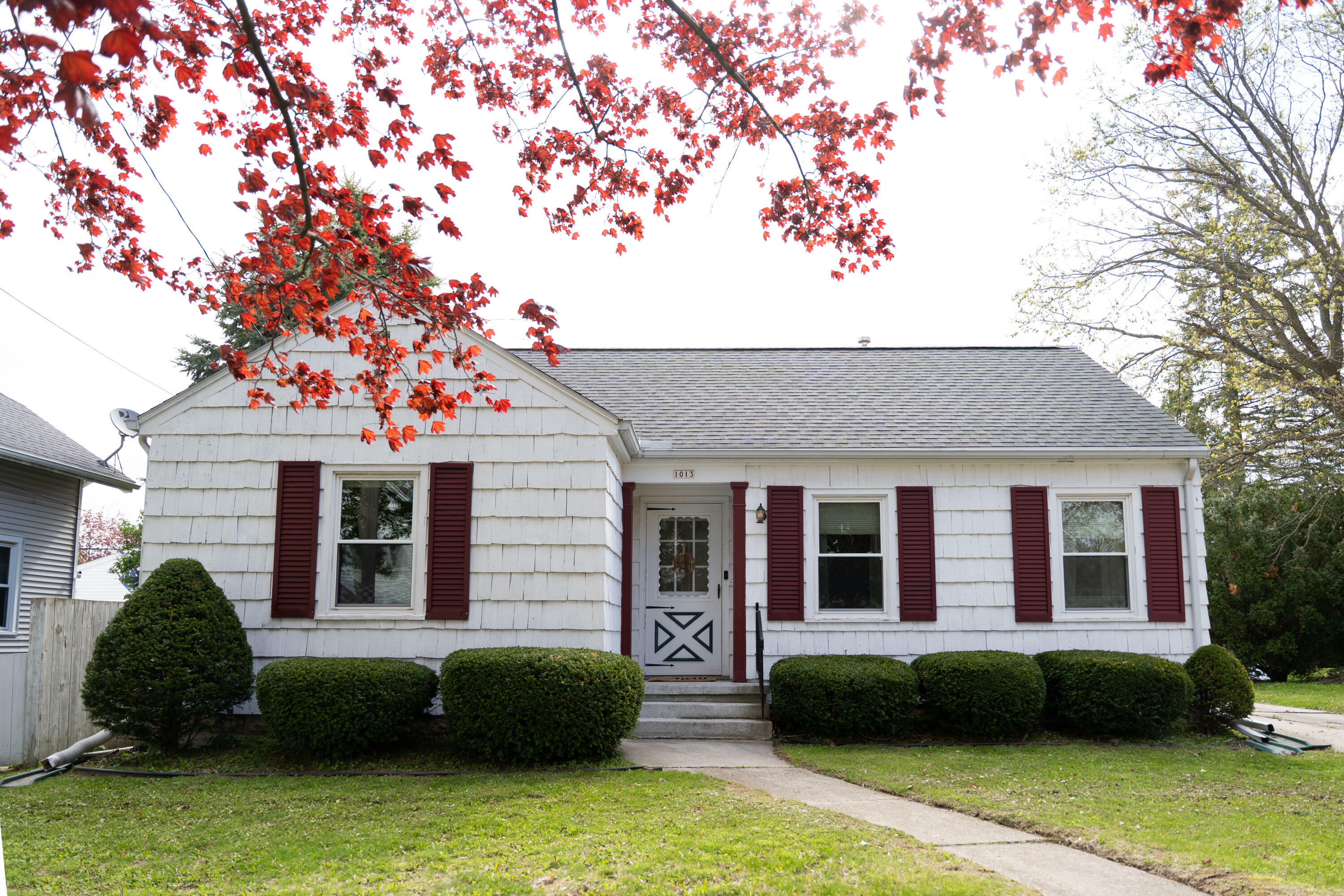 Property Photo: 1013 N 13th St WI 54220