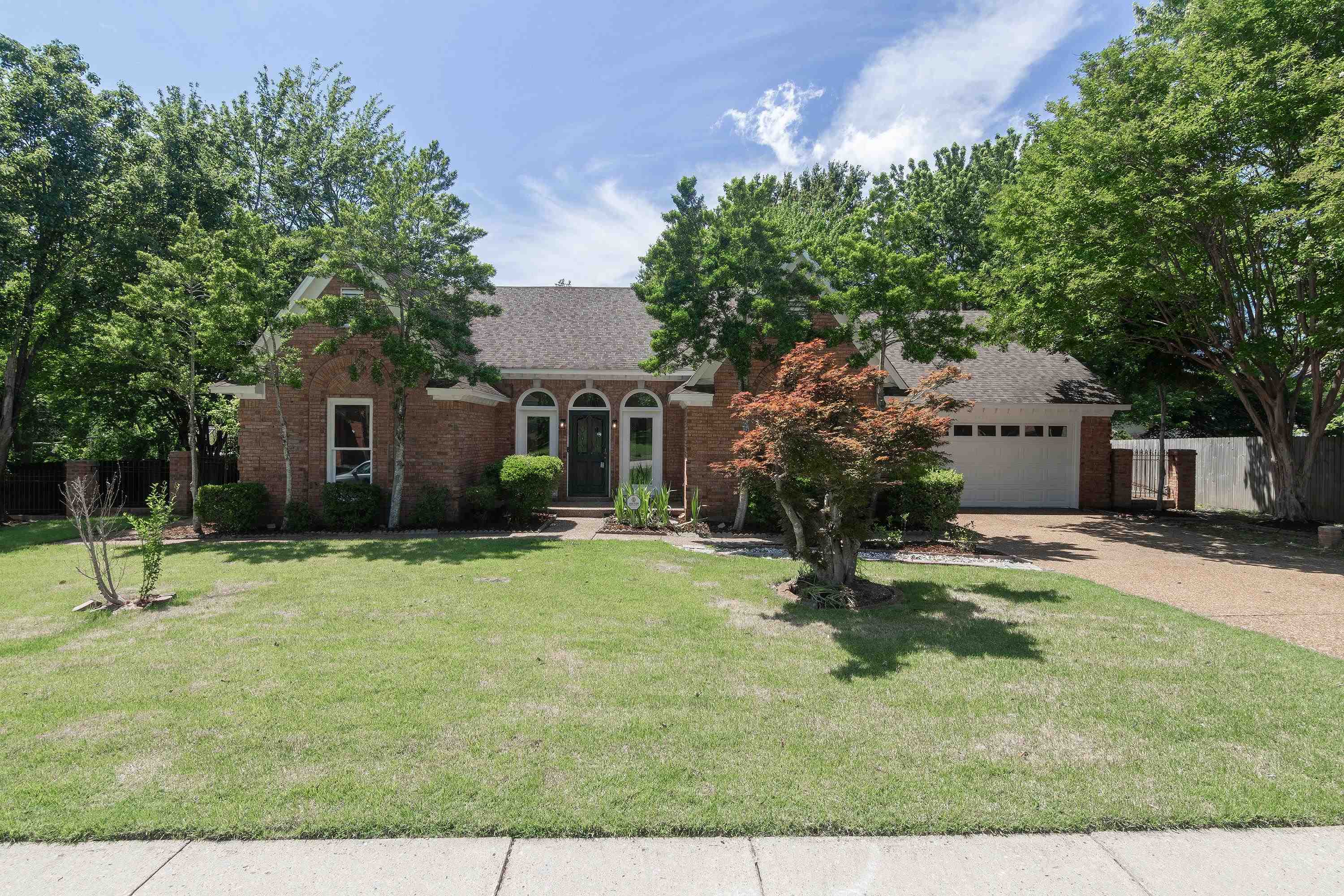 Property Photo:  8432 Wood Shadows Ln  TN 38018 