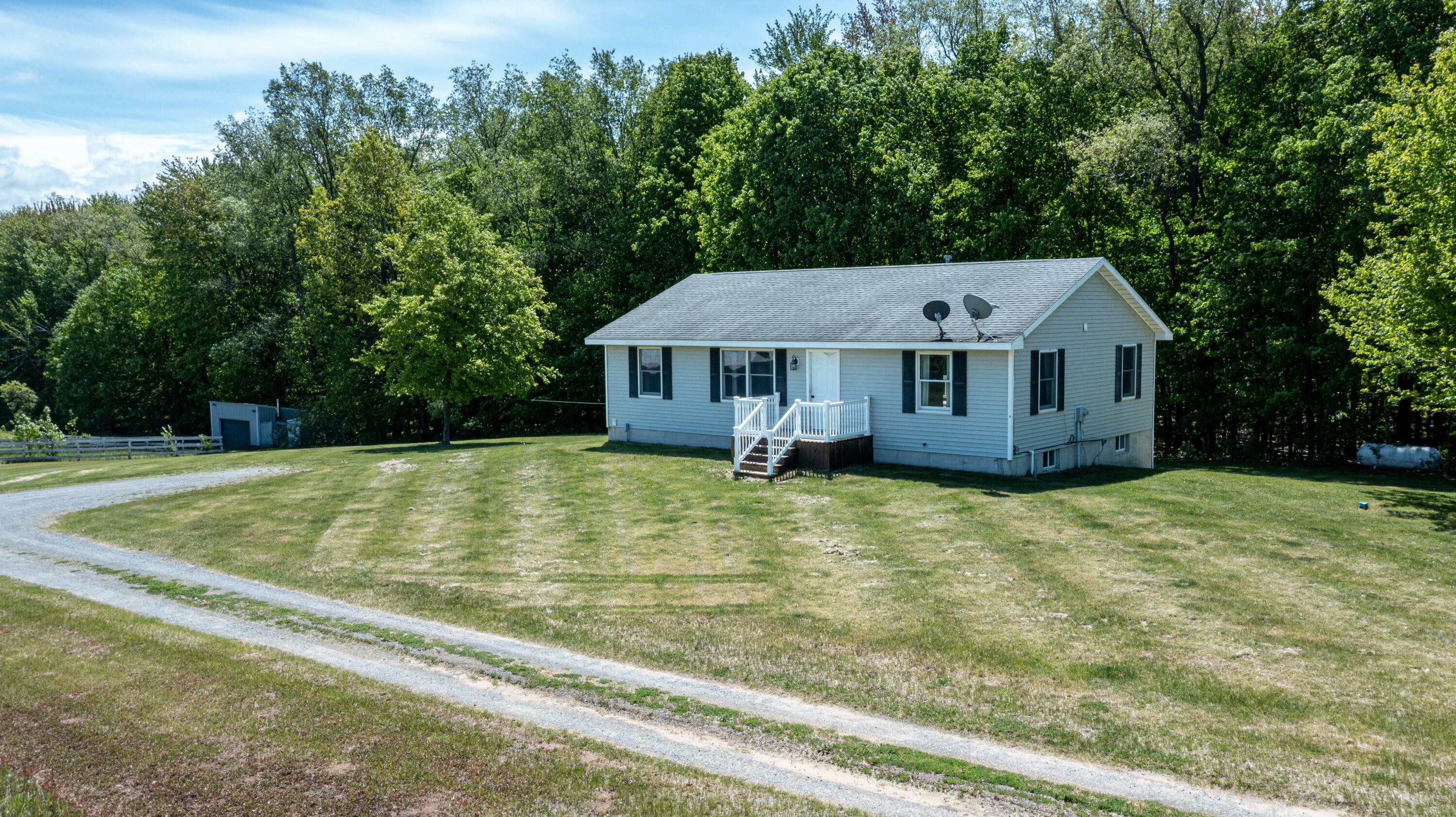 Property Photo: 5194 S 60th Avenue MI 49446