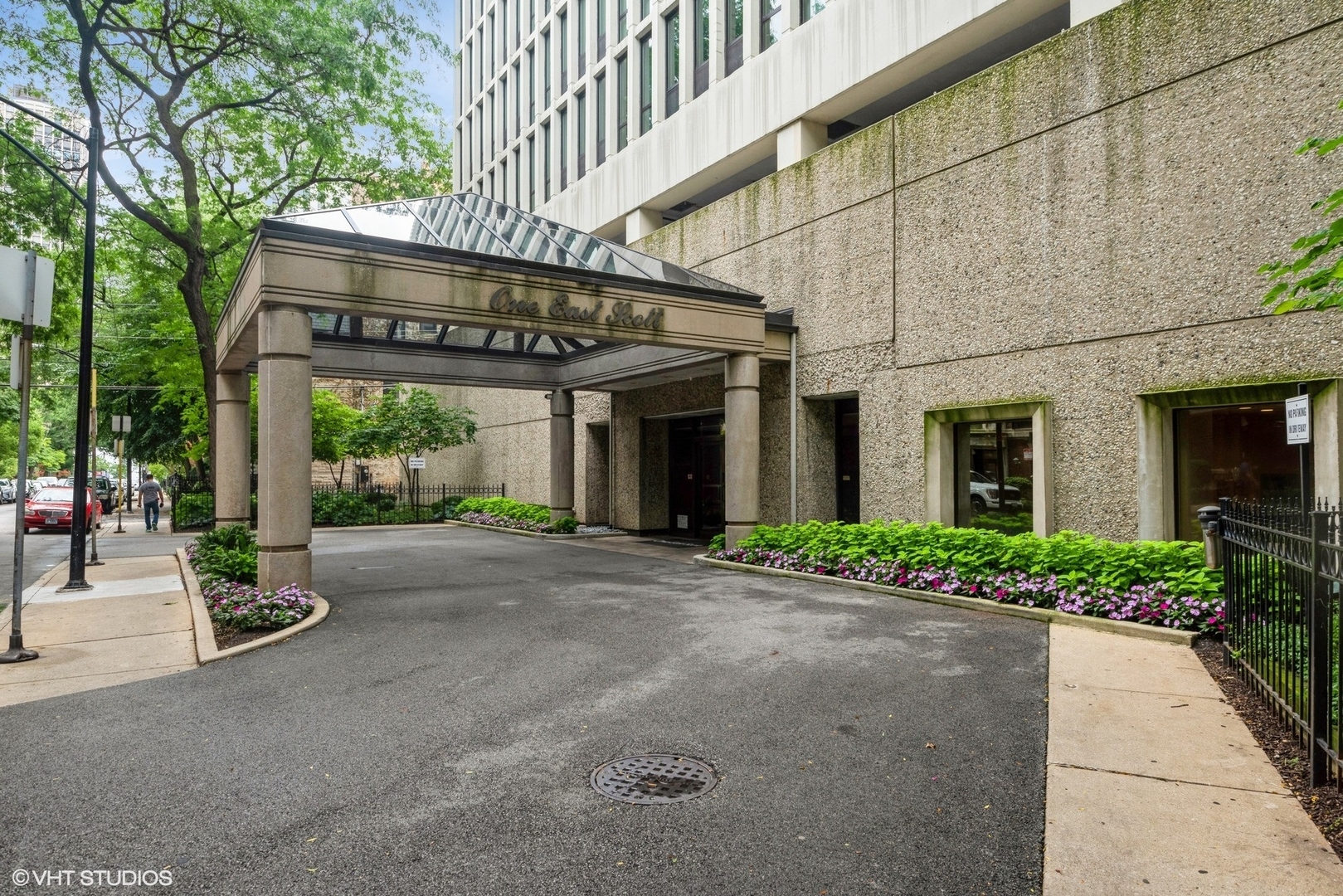 Property Photo: 1 E Scott Street 1005 IL 60610