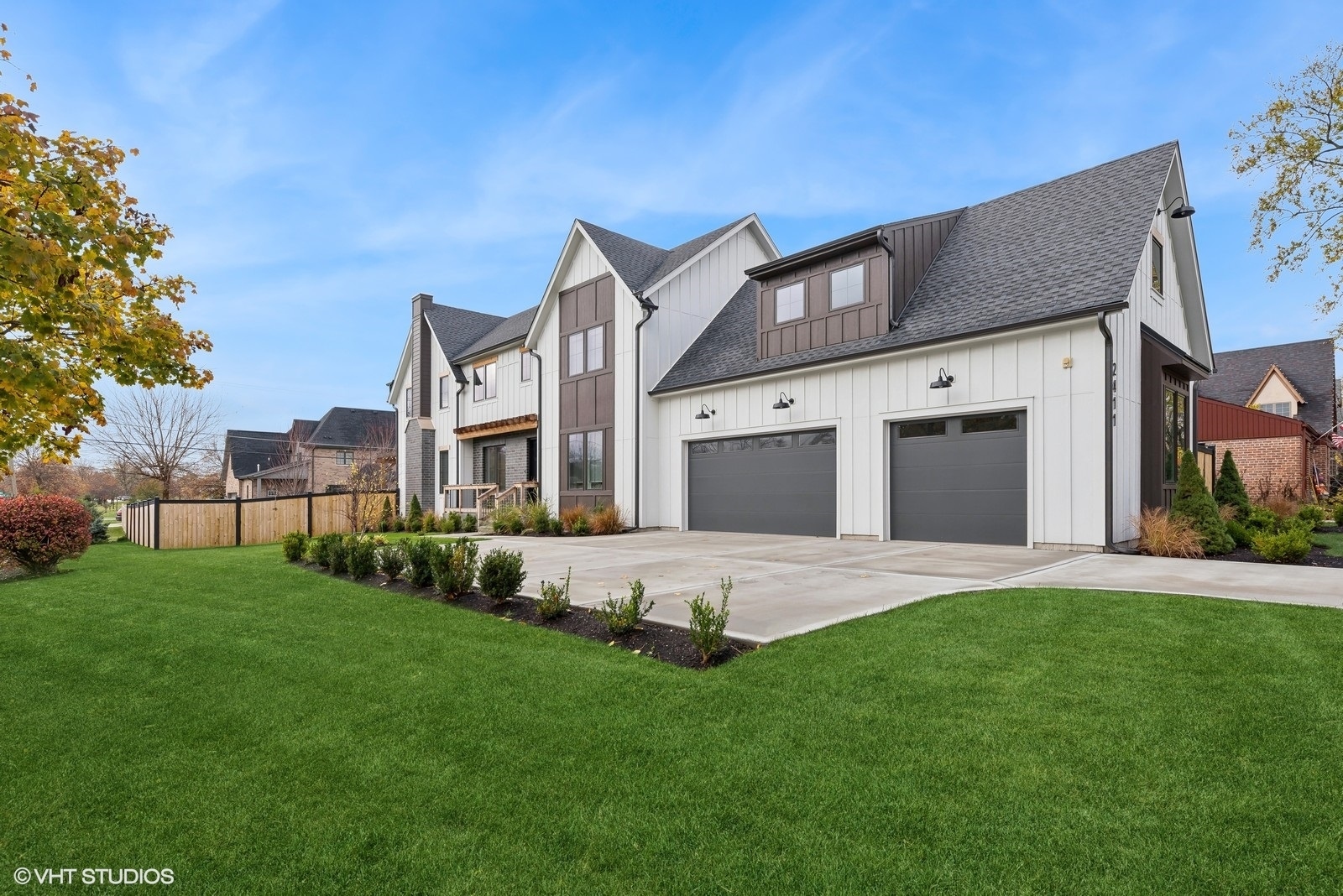 Property Photo: 2411 Woodlawn Road IL 60062