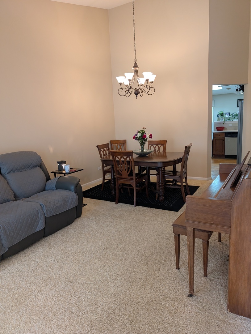 Property Photo: 1209 Kensington 1209 IL 60060