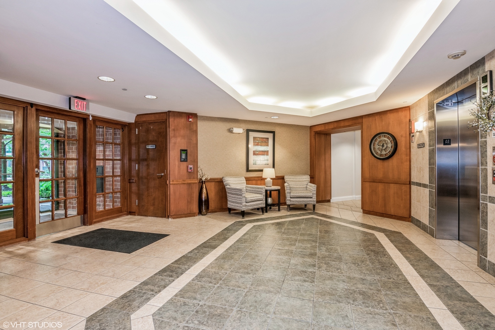 Property Photo: 865 E 22nd Street 428 IL 60148