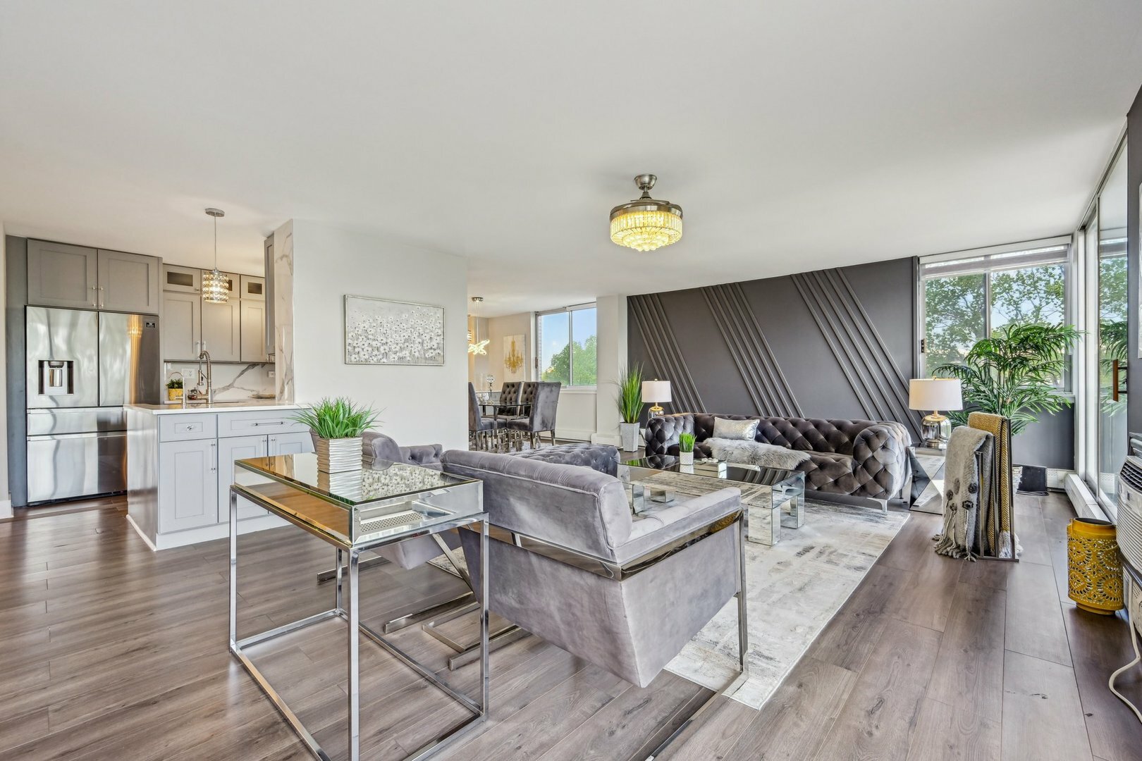 Property Photo: 40 N Tower Road 3G IL 60523