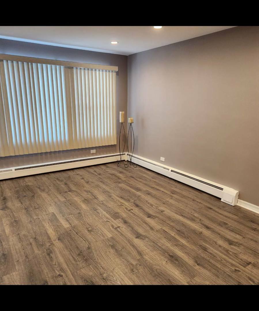 Property Photo: 720 N Western Avenue 10 IL 60068