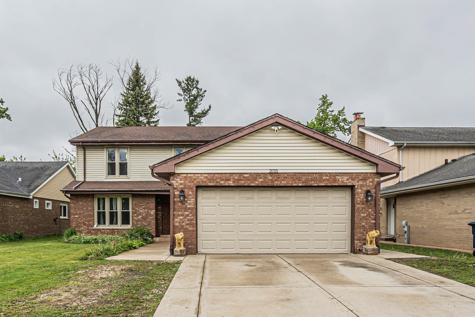 Property Photo: 2015 Busse Highway IL 60016