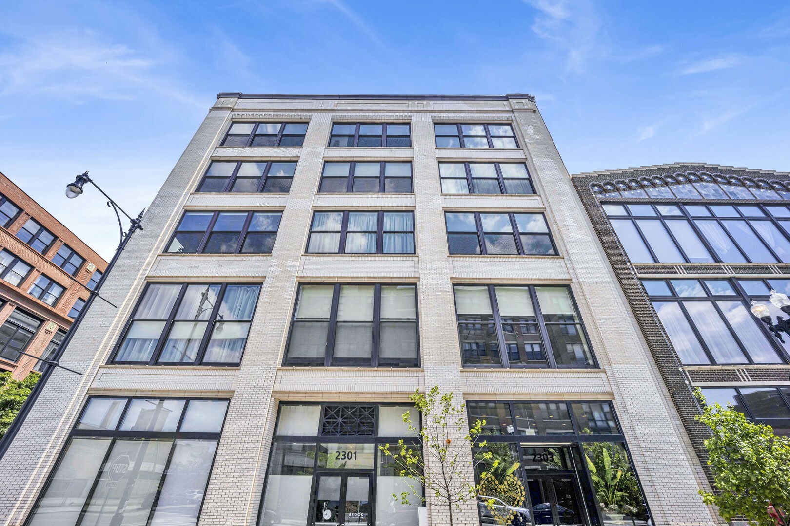 Property Photo: 2303 S Michigan Avenue 507 IL 60616