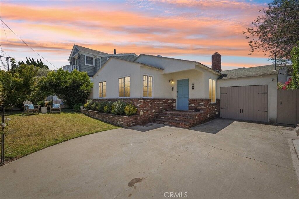 Property Photo: 1120 9th Street CA 90254