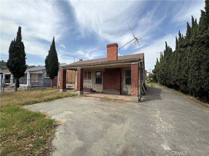 Property Photo:  143 E Avenue 43  CA 90031 