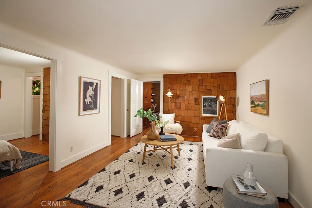Property Photo: 2057 Oakwood Street CA 91104