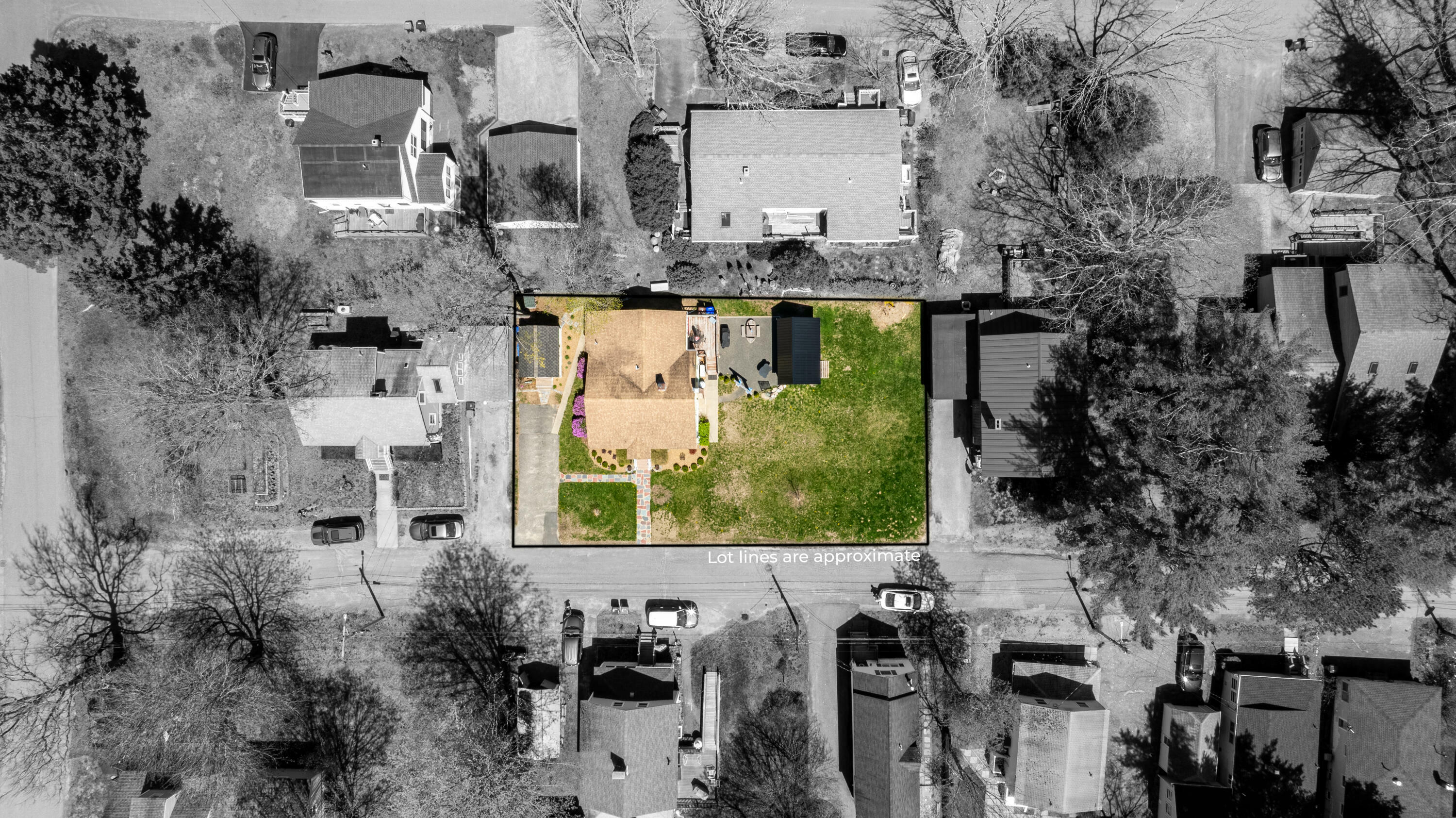Property Photo: 10 Lake Avenue ME 04064