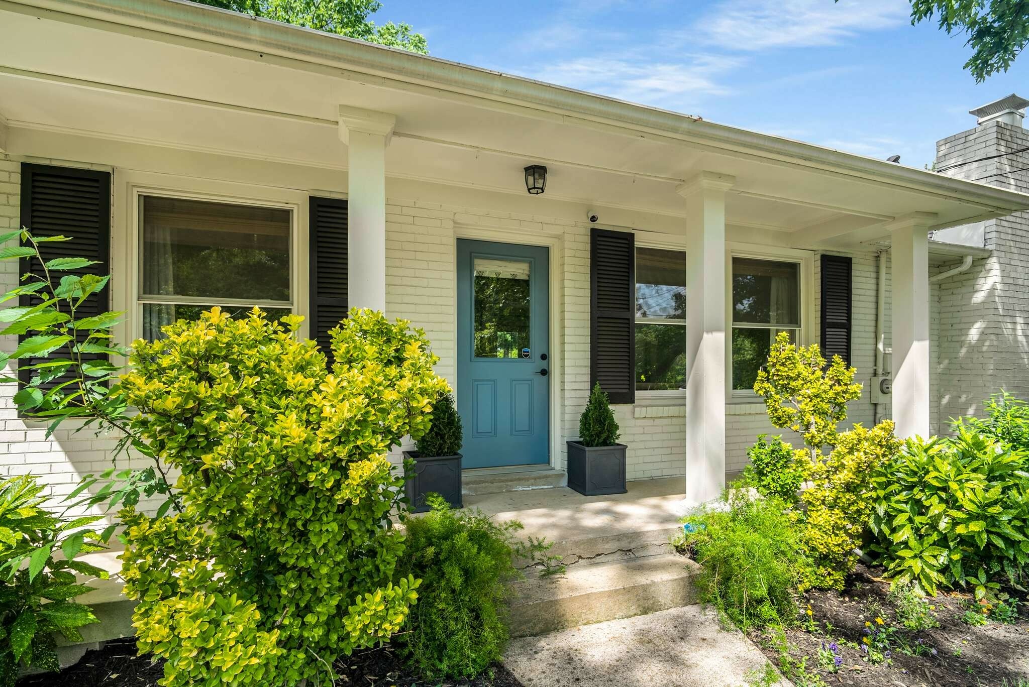 Property Photo: 617 Whispering Hills Dr TN 37211