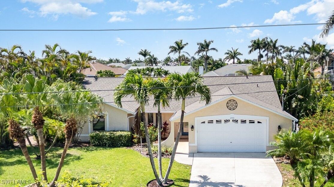 Property Photo:  2300 SW 49th Terrace  FL 33914 