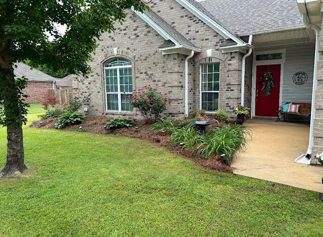 Property Photo:  520 North Glenfield Road  MS 38652 