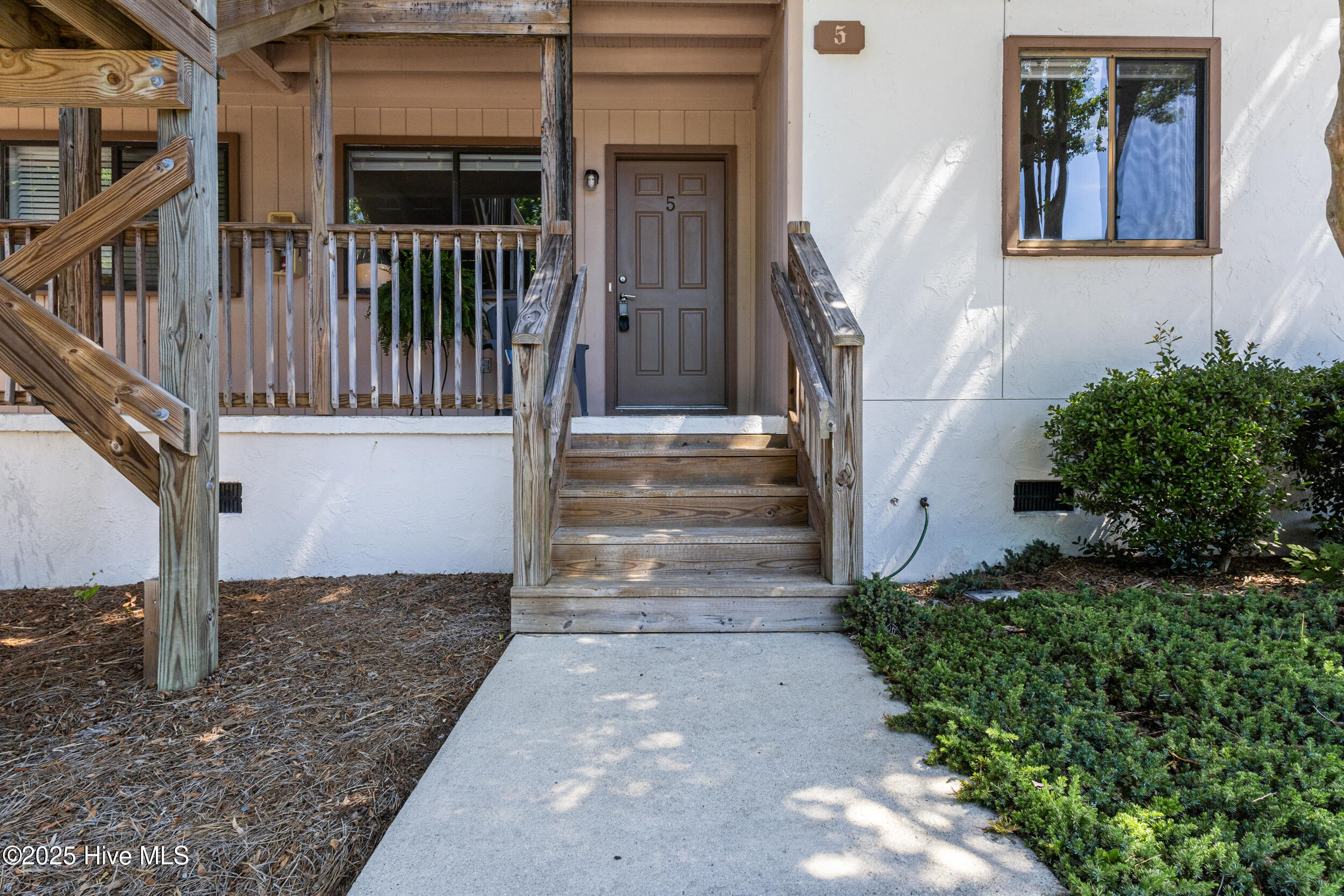 Property Photo:  522 S Kerr Avenue Apt 5  NC 28403 