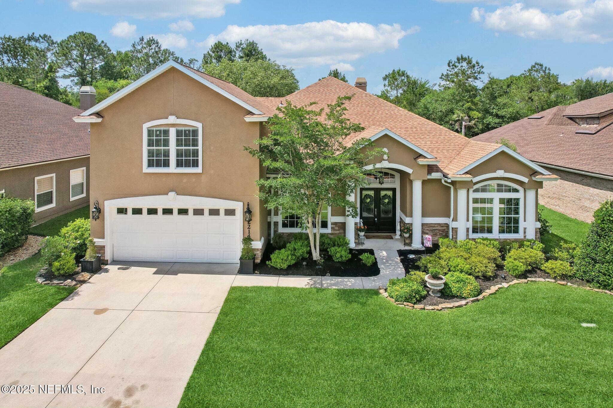 Property Photo: 2214 Links Drive FL 32003